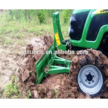 Tracteur agricole avec lame de bulldozer avant